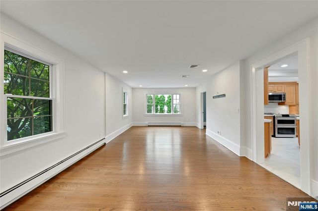 60 Chestnut Street, Ramsey, NJ 07446