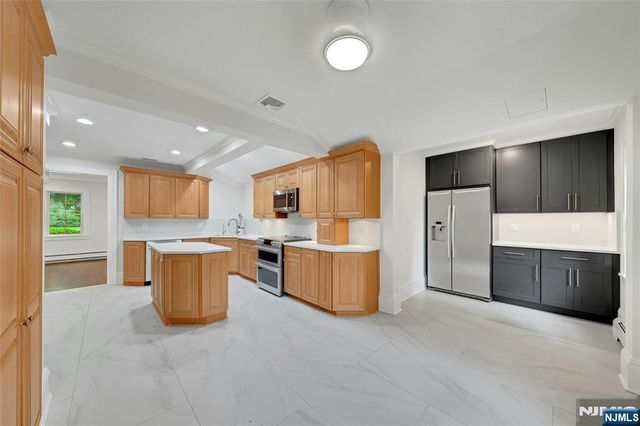 60 Chestnut Street, Ramsey, NJ 07446