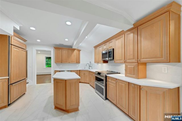60 Chestnut Street, Ramsey, NJ 07446