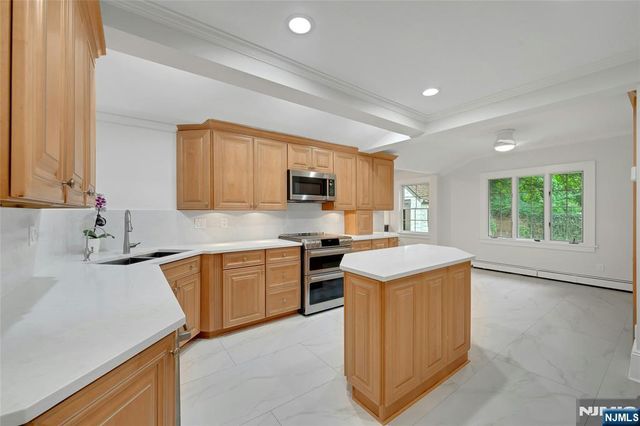 60 Chestnut Street, Ramsey, NJ 07446