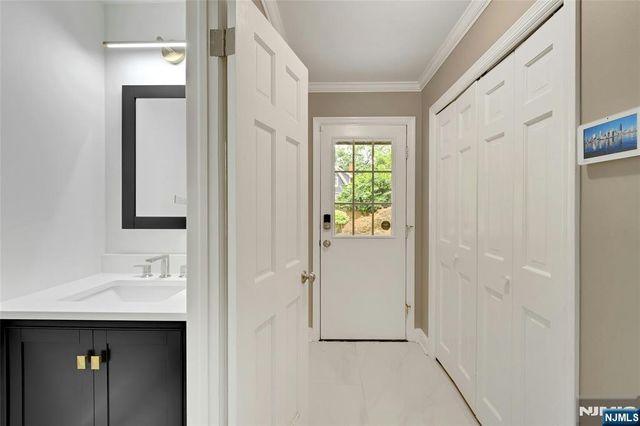 60 Chestnut Street, Ramsey, NJ 07446