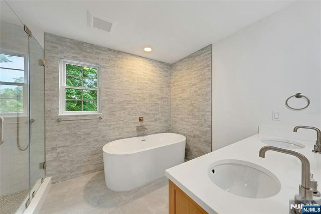 60 Chestnut Street, Ramsey, NJ 07446