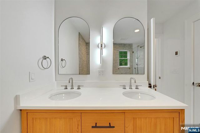 60 Chestnut Street, Ramsey, NJ 07446