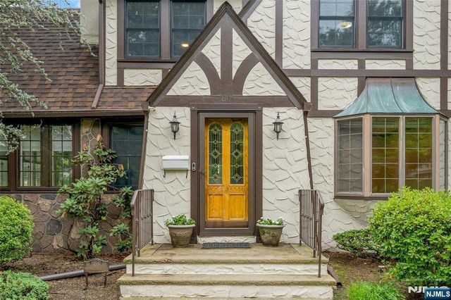 60 Chestnut Street, Ramsey, NJ 07446