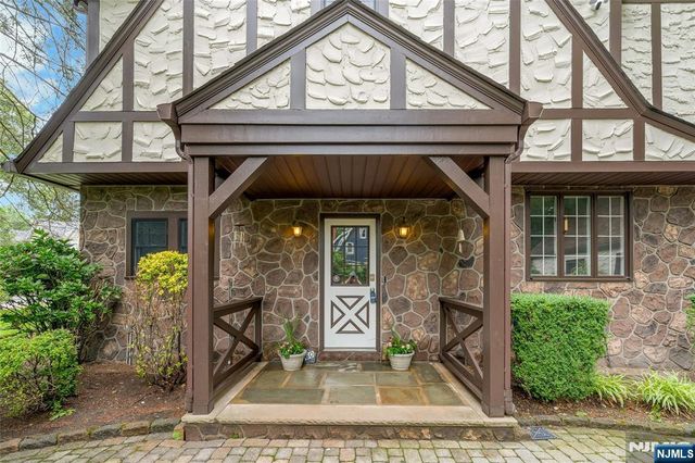 60 Chestnut Street, Ramsey, NJ 07446