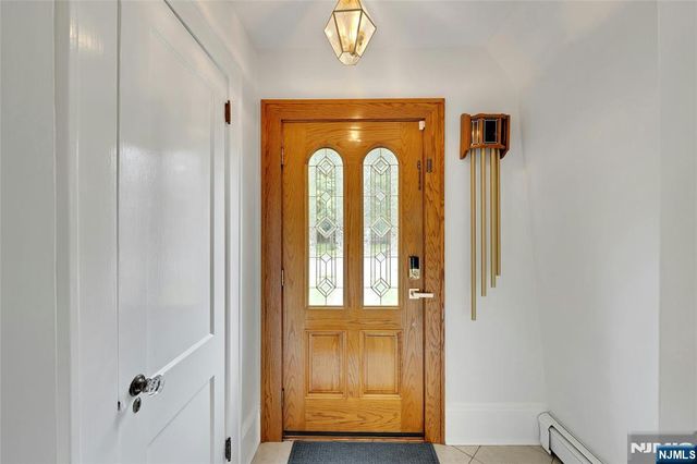 60 Chestnut Street, Ramsey, NJ 07446