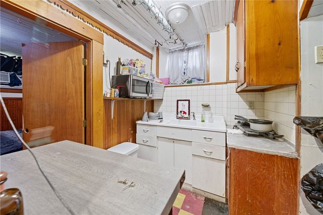 32 Maplewood Avenue, Cranston, RI 02920