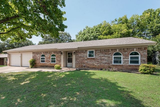 1702 Sagebrush Trail, Euless, TX 76040