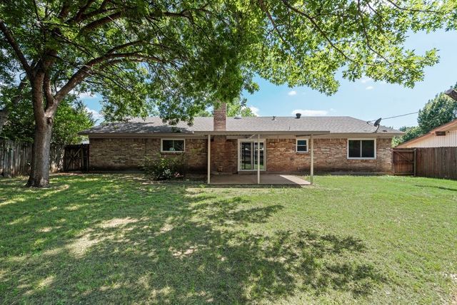 1702 Sagebrush Trail, Euless, TX 76040
