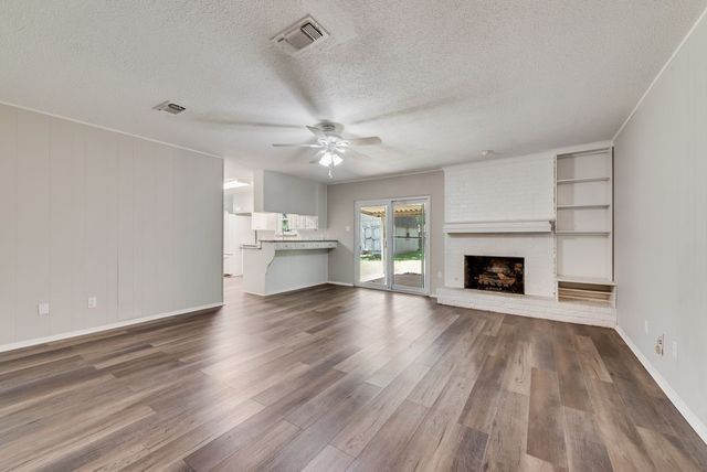 1702 Sagebrush Trail, Euless, TX 76040
