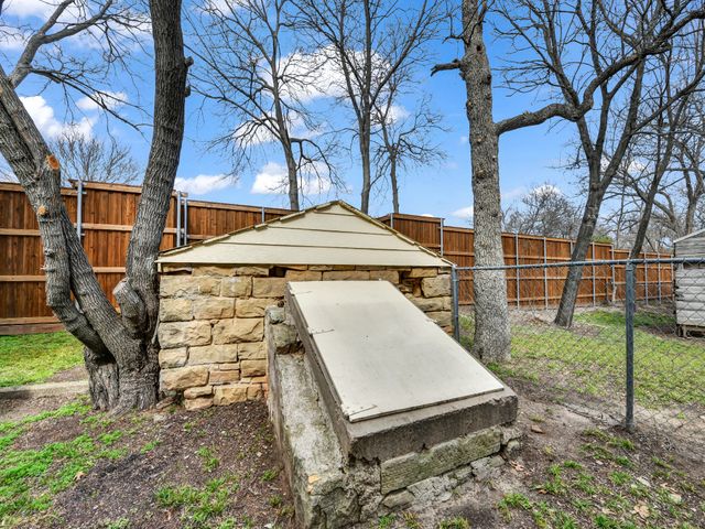 602 N Walnut Street, Weatherford, TX 76086