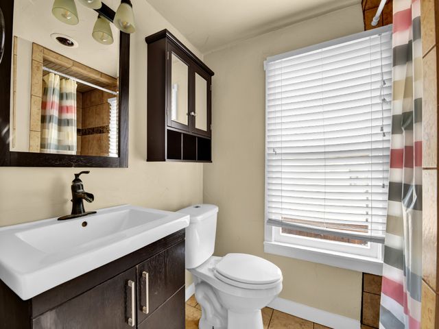 602 N Walnut Street, Weatherford, TX 76086