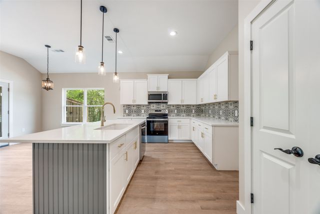 113 Iron Horse Lane, Denison, TX 75020