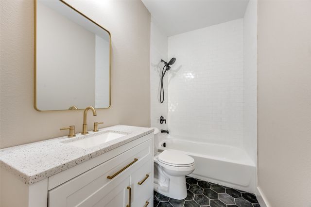 113 Iron Horse Lane, Denison, TX 75020