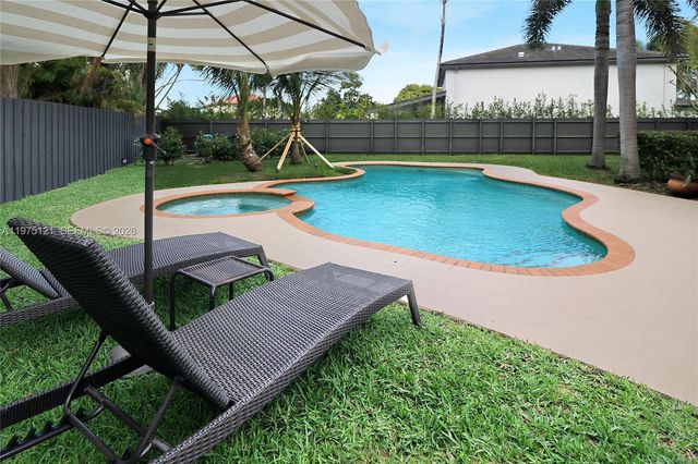 21278 SW 91st Ave, Cutler Bay, FL 33189