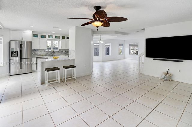 21278 SW 91st Ave, Cutler Bay, FL 33189