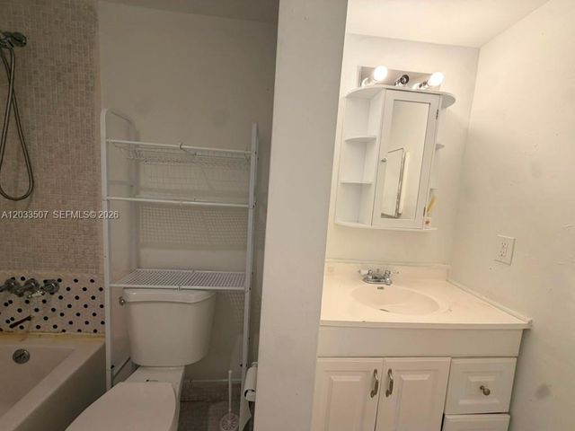 274 NE 141st Street 3C, Miami, FL 33161