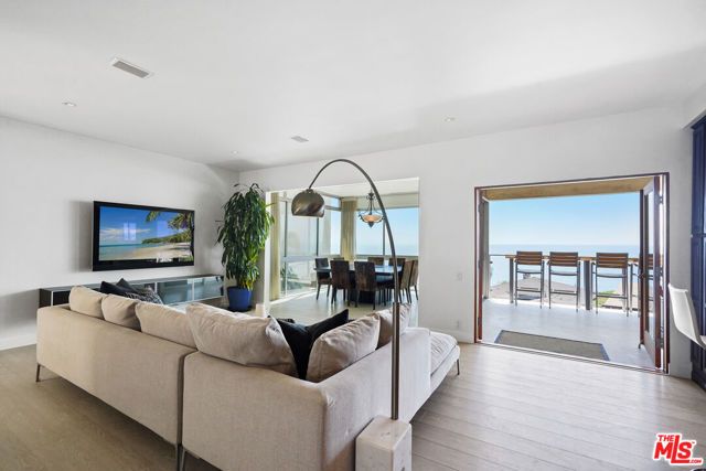 18101 COASTLINE Drive, Malibu, CA 90265