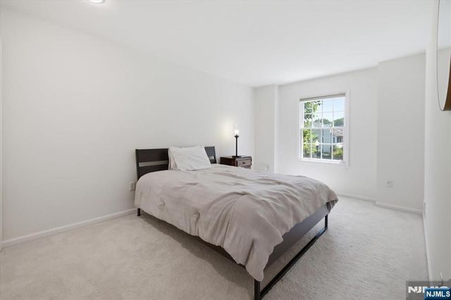21 Chestnut Court, Cedar Grove, NJ 07009