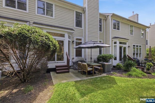 21 Chestnut Court, Cedar Grove, NJ 07009