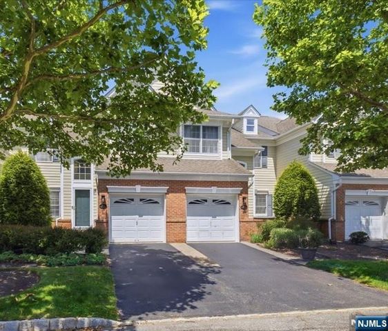 21 Chestnut Court, Cedar Grove, NJ 07009