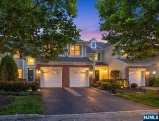 21 Chestnut Court, Cedar Grove, NJ 07009