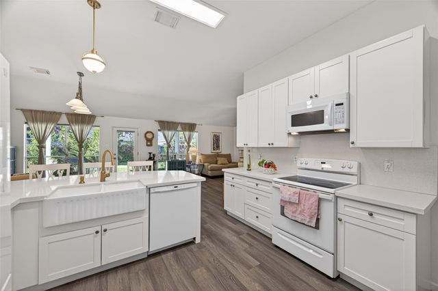 8207 Broken Timber Way, Houston, TX 77095