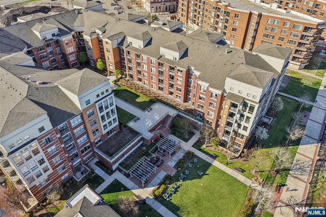 24 Ave At Port Imperial 421, West New York, NJ 07093