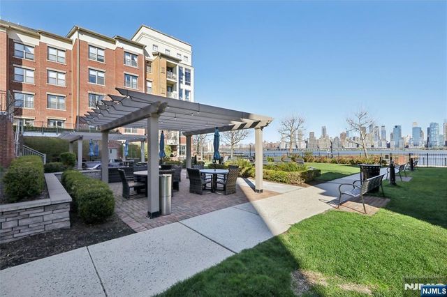 24 Ave At Port Imperial 421, West New York, NJ 07093