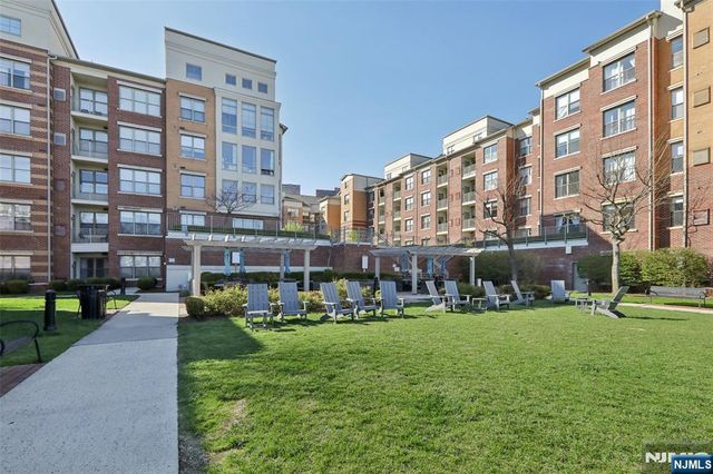 24 Ave At Port Imperial 421, West New York, NJ 07093