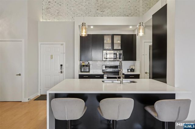 24 Ave At Port Imperial 421, West New York, NJ 07093