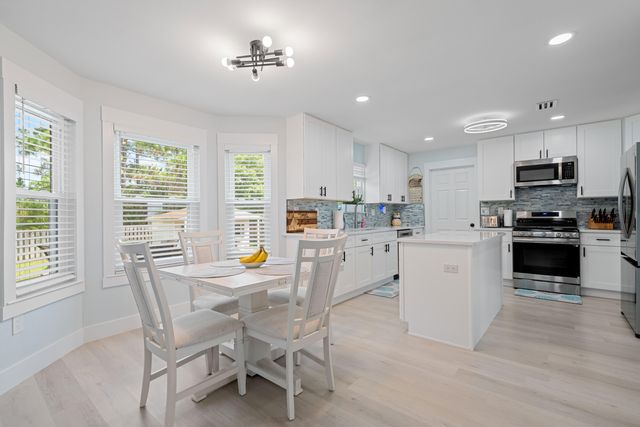 159 Shore Line Drive, Mary Esther, FL 32569