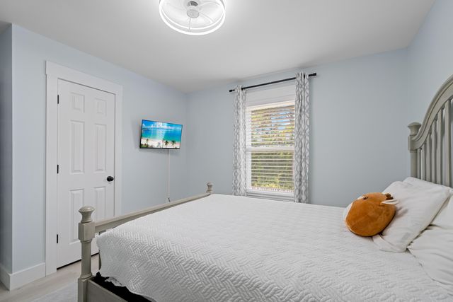 159 Shore Line Drive, Mary Esther, FL 32569