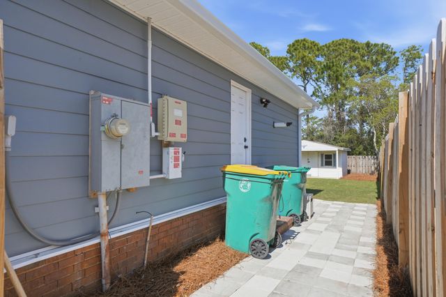 159 Shore Line Drive, Mary Esther, FL 32569