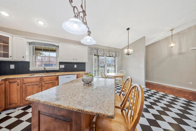 10166 Marquette Street, Newburgh, IN 47630