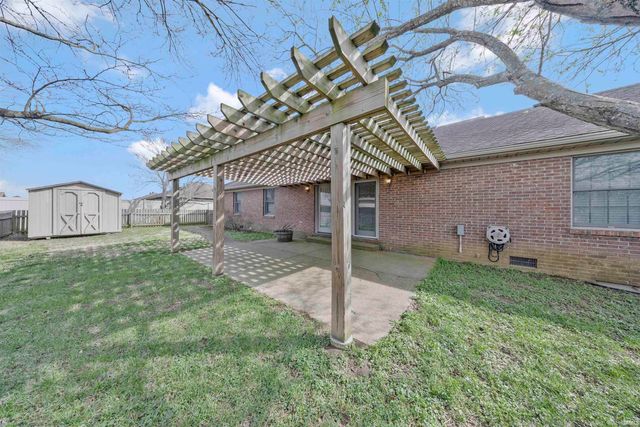 10166 Marquette Street, Newburgh, IN 47630