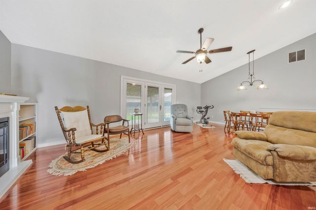 10166 Marquette Street, Newburgh, IN 47630