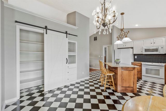 10166 Marquette Street, Newburgh, IN 47630