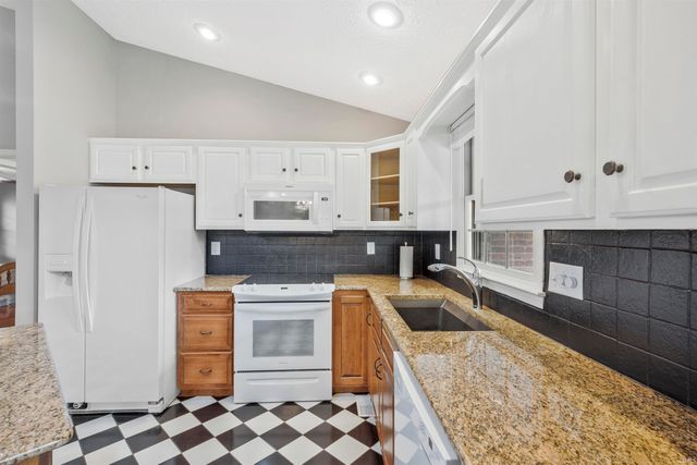 10166 Marquette Street, Newburgh, IN 47630