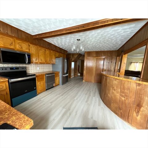 198 John St, Fall River, MA 02721