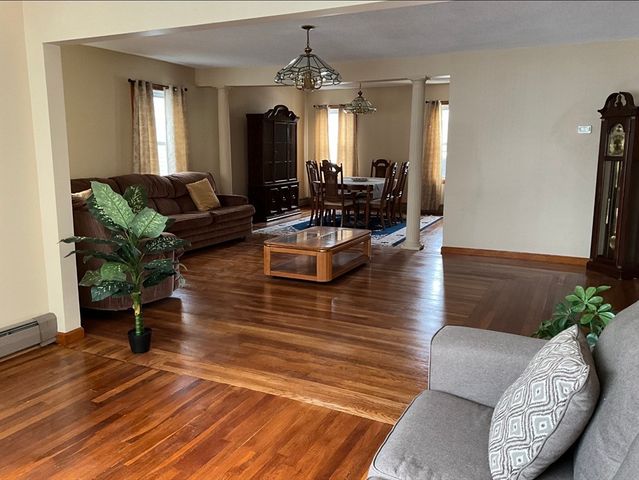 198 John St, Fall River, MA 02721