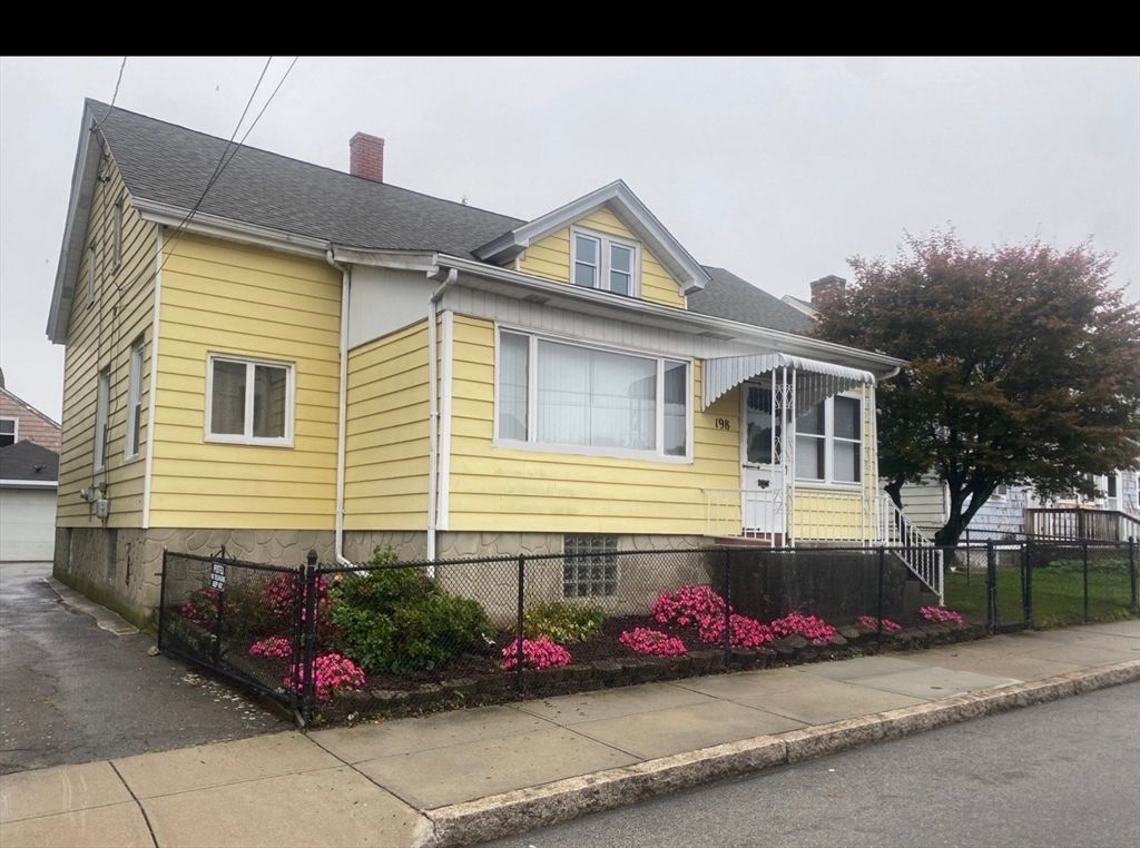 198 John St, Fall River, MA 02721
