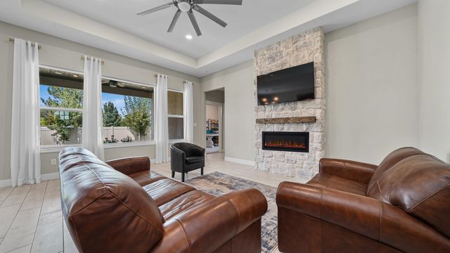 1403 Oak Creek Avenue, Fruita, CO 81521