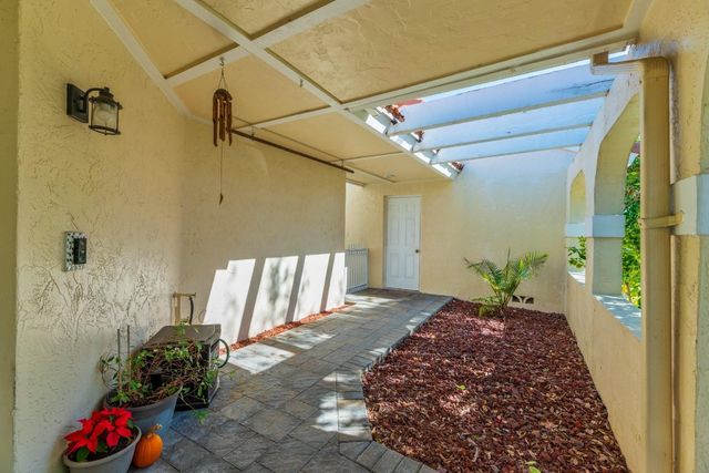 1347 Seagrape, Weston, FL 33326