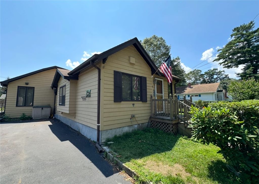 42 Leigh Street, Warwick, RI 02889