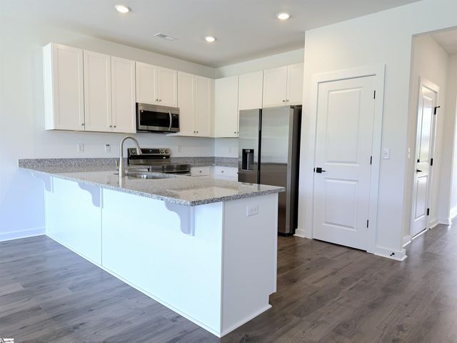 1294 Westgate Village Drive, Spartanburg, SC 29301