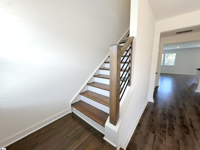 1294 Westgate Village Drive, Spartanburg, SC 29301
