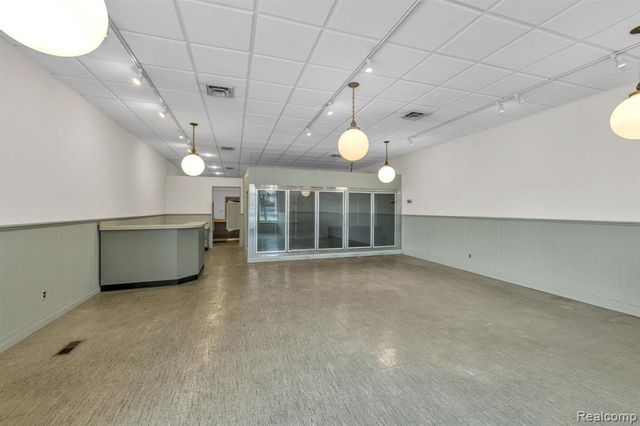 29525 Ford Road, Garden City, MI 48135