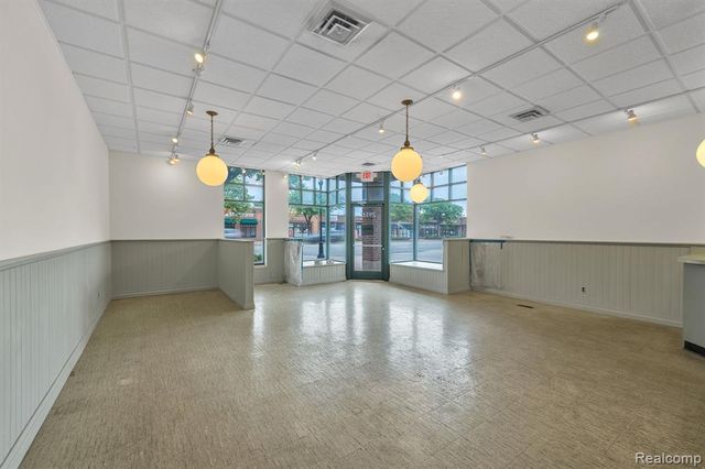 29525 Ford Road, Garden City, MI 48135