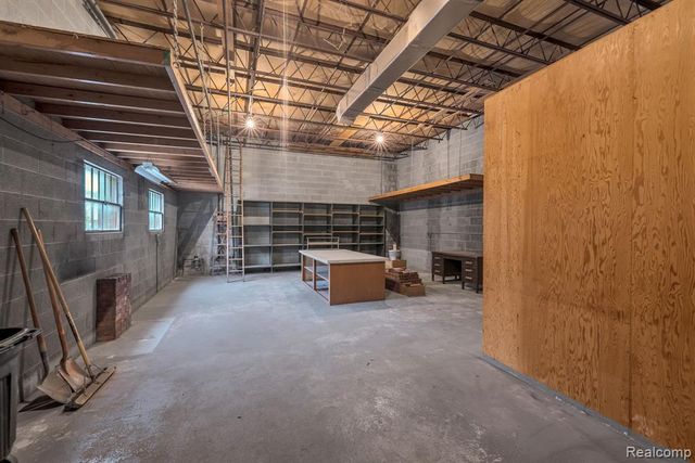 29525 Ford Road, Garden City, MI 48135